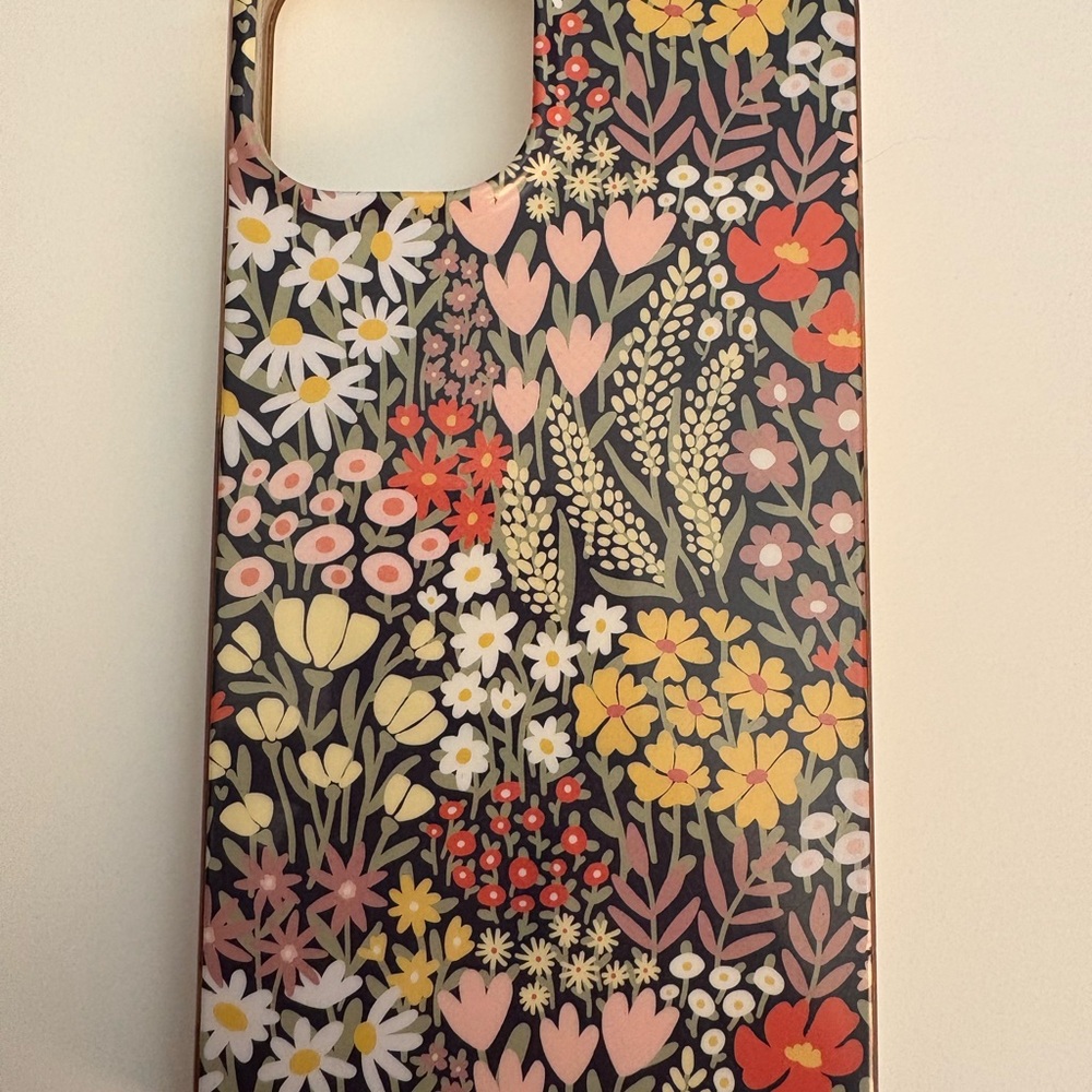 iPhone 14 Floral Pattern Phone Case